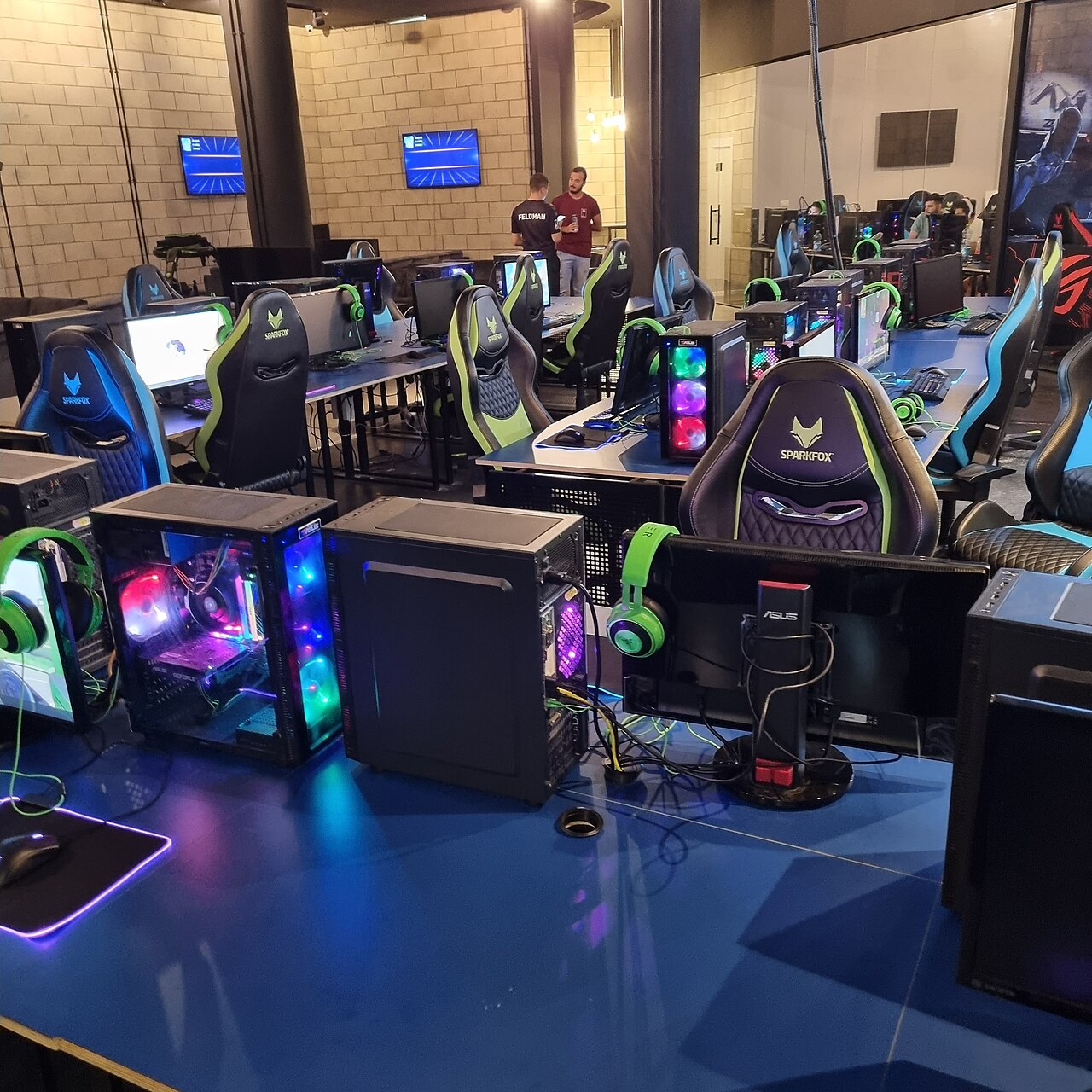 Monitores 144Hz en Chile: IPS vs VA, FreeSync y qué mirar antes de pagar